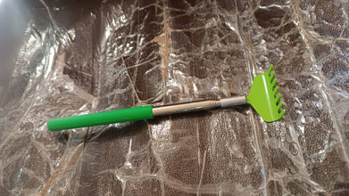 Khujli Stick – 57 cm Long Telescopic Back Scratcher (1 Pc)